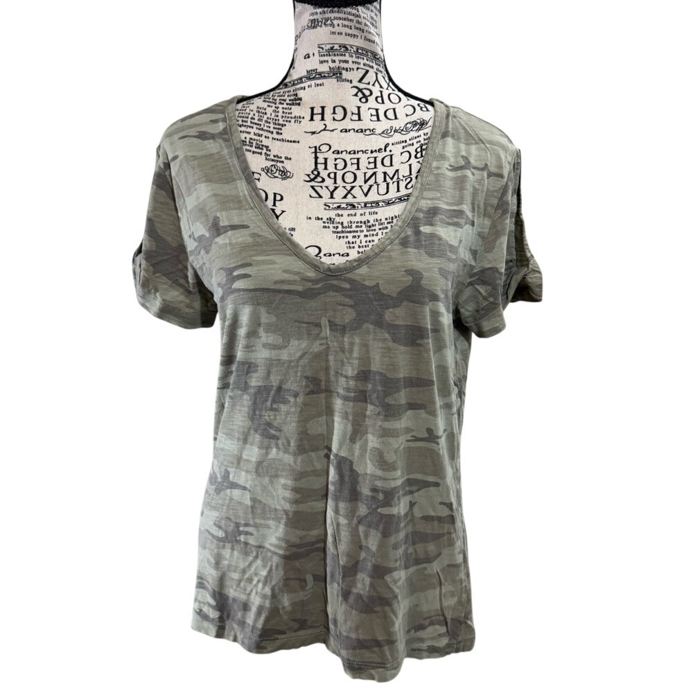 Sanctuary Olive Green Camo V-Neck Short Sleeve Tee